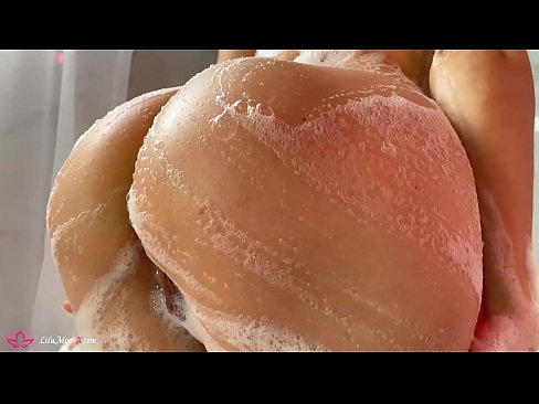 ❤️ Brunette Masturbates obo pẹlu Vibrator to Intense Orgasm ni Shower Ibalopo ️❤